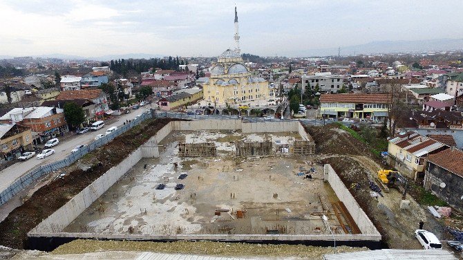 Başiskele’de Alt Ve Üst Yapı Çalışmalar Sürüyor