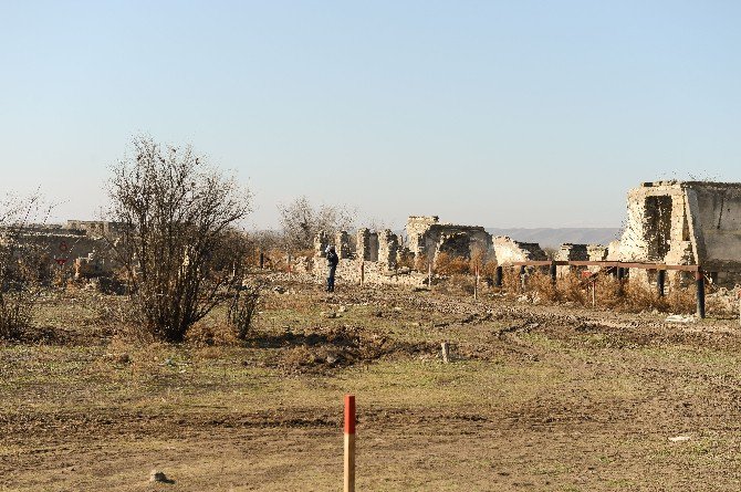 Azerbaycanlıların Evlerine Geri Dönüşü Başladı