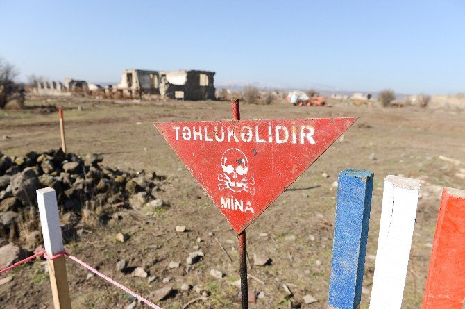 Azerbaycanlıların Evlerine Geri Dönüşü Başladı