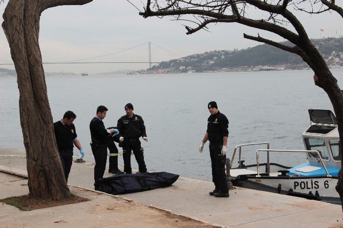 Üsküdar Açıklarında Denizden Ceset Çıktı