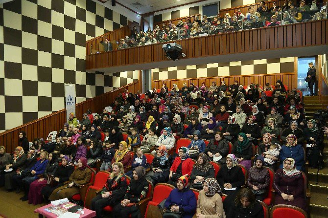 Avukat Pınar Hacıbektaşoğlu: “Düğünde Halay Çekenler, Boşanmada Şahit Oluyor”