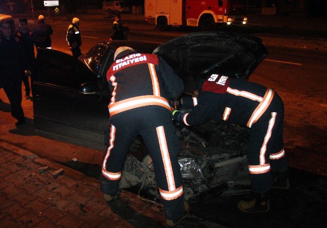 Elazığ’da Ambulans İle Otomobil Çarpıştı: 3 Yaralı