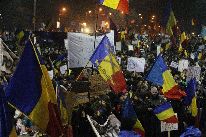 Romanya’da Protestolar Sürüyor