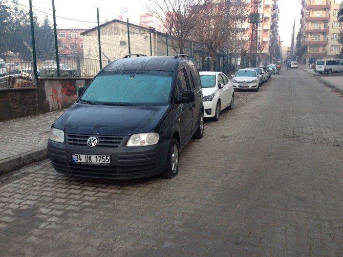 Siirt’te Araçların Lastikleri Patlatıldı