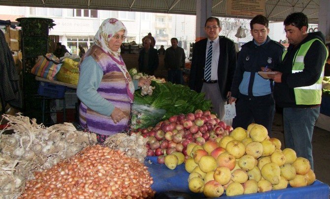 Korkuteli Zabıtası Fiyat Etiket Dağıttı