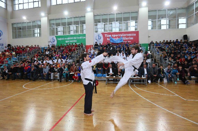 Bağcılar Belediyesinden Amatör Spor Kulüplerine Maddi Yardım