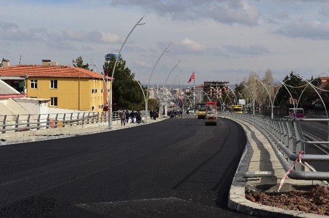 Uşak’taki Stadyum Battı Çıktı Cuma Günü Açılıyor