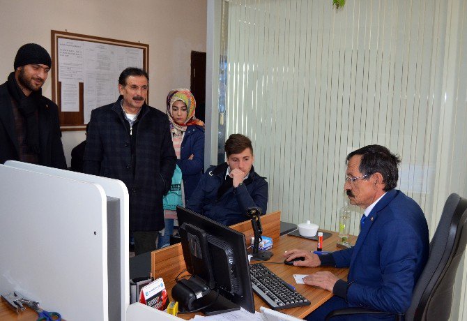 Adilcevaz’da Yeni Kimlik Kartı Başvurularında Yoğunluk