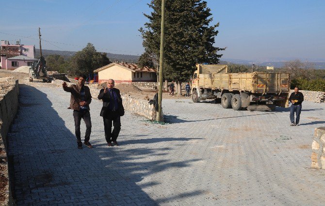 Erdemli Belediyesi’nin Mahallerdeki Çalışmaları Sürüyor