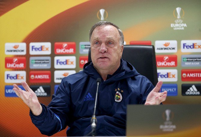 Fenerbahçe’den Advocaat’a Yeni Sözleşme Teklifi