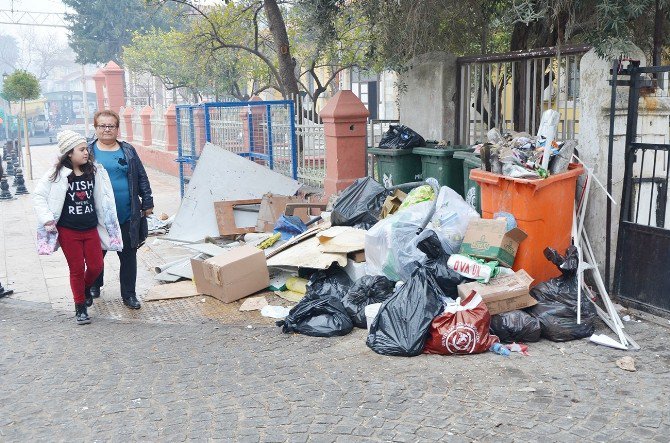 Milas’ın En İşlek Caddesinde Yakışmayan Manzara