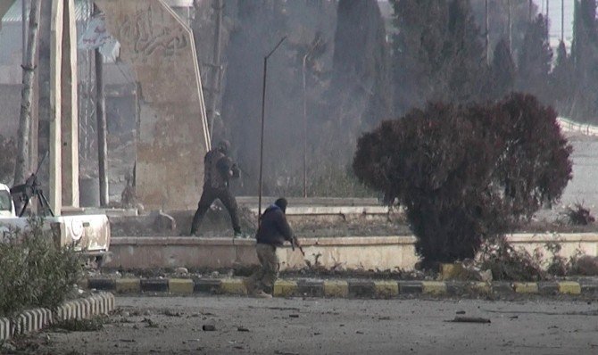 Özgür Suriye Ordusu El Bab’ın Batı Kesiminde Birkaç Mahalle Ve Bir Tepeyi Ele Geçirdi