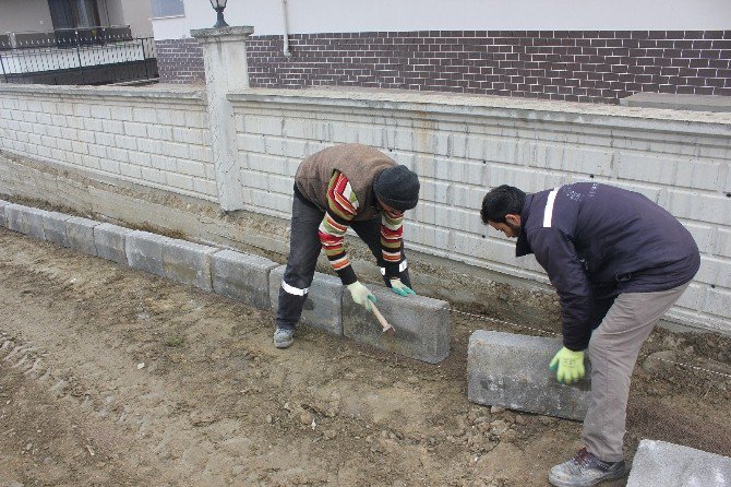 Yalçınlar Sokaktaki Çalışmalar Devam Ediyor