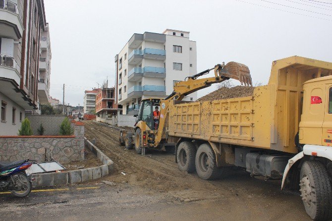 Yalçınlar Sokaktaki Çalışmalar Devam Ediyor