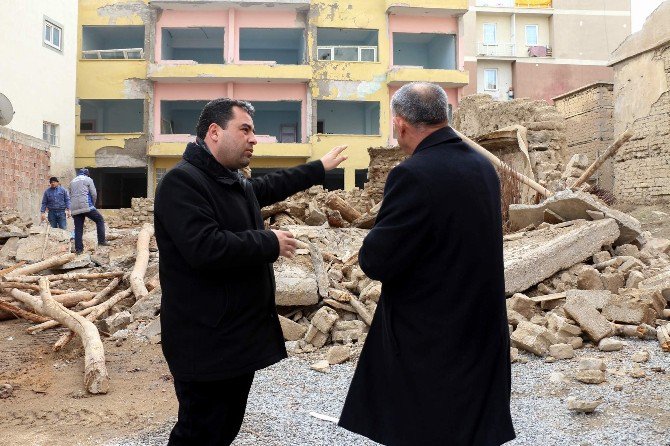 Yahyalı’da Bina Yıkımları Devam Ediyor