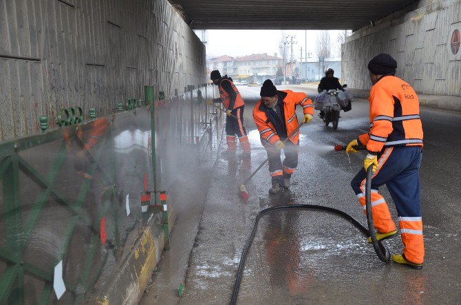 Bozüyük’te Alt Geçitlerde Kapsamlı Temizlik