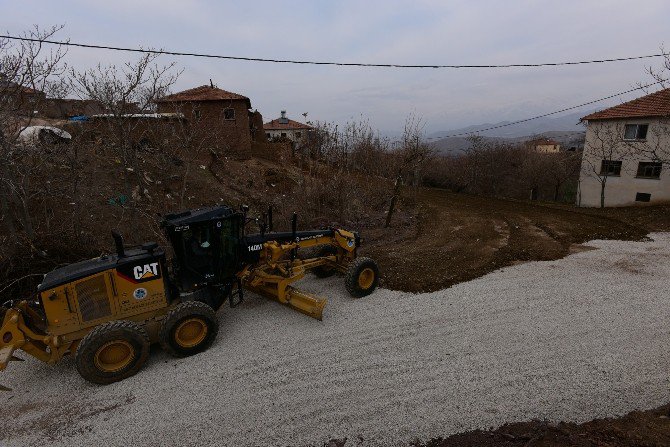 Yukarı Çolaklı Mahallesinde Stabilize Ve Çevre Düzenleme Çalışması Yapıldı