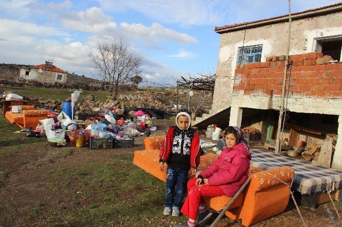 Deprem Bölgesinde Çocuk Olmak...tek İstekleri Oyuncak