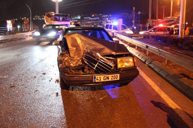 Kocaeli’de Trafik Kazası: 3 Yaralı