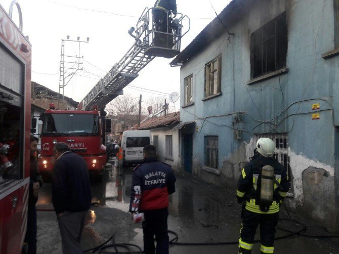 Suriyeli Ailenin Evinde Yangın Çıktı