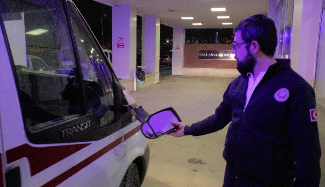 Ambulans İçindeki Yaralılara Linç Girişiminde Bulundular