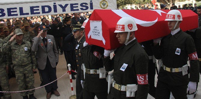 Minik Azem Şehit Dayısı İçin Gözyaşlarına Boğuldu