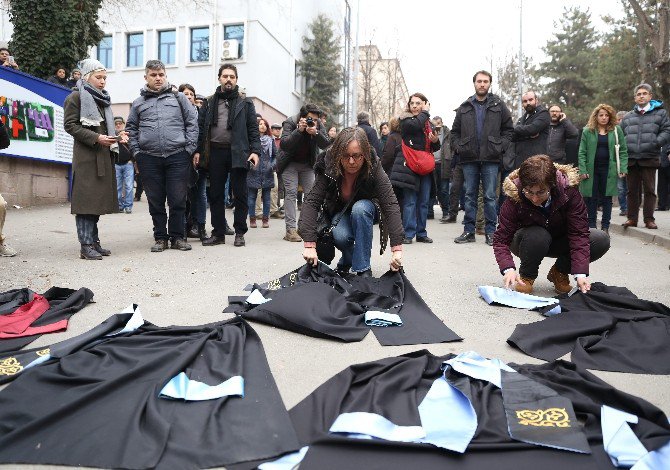 Cebeci Kampüsü’nde Khk Protestosuna Polis Müdahale Etti