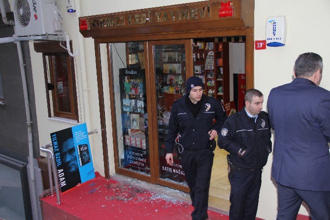 Beyoğlu’nda Yayınevine Saldırı