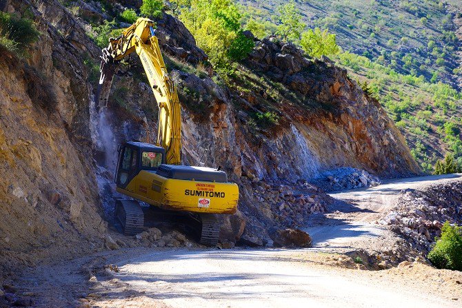 Malatya’da 1 Yılda Bin 400 Km Yol Çalışması