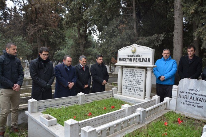 Efsane Güreşçi Hüseyin Pehlivan Mezarı Başında Anıldı