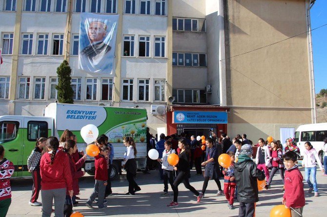 Esenyurt’tan Taşova’ya Binlerce Kitap