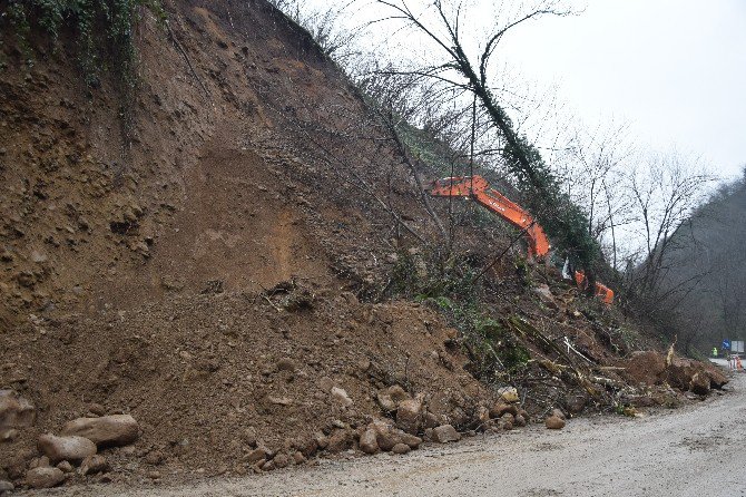 Giresun-şebinkarahisar Grup Yolunda Heyelan