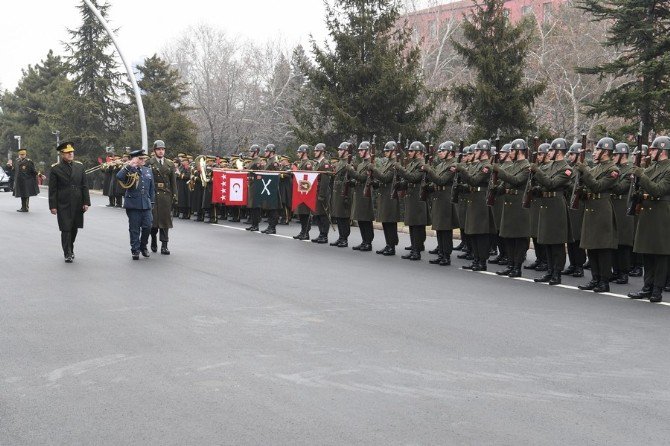 Genelkurmay Başkanı Orgeneral Akar İngiliz Mevkidaşıyla Görüştü