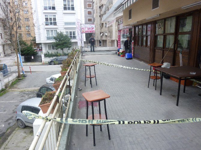 Kadıköy’de Silahlı Çatışma: 1’i Ağır 3 Yaralı