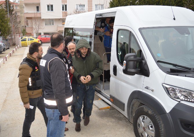 Uyuşturucu Tacirleri Tutuklandı