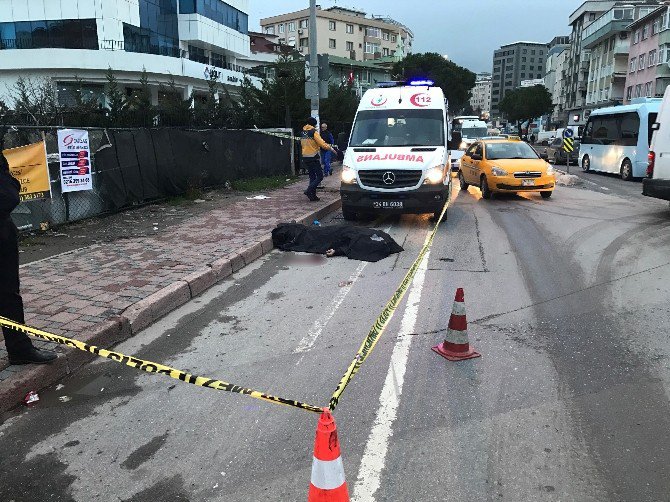 Maltepe’de Yol Kenarında Erkek Cesedi Bulundu