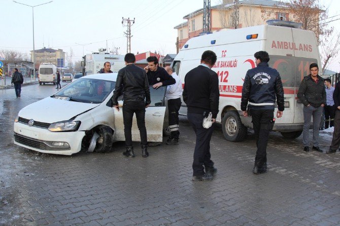 Başkale’de Trafik Kazası: 1 Yaralı