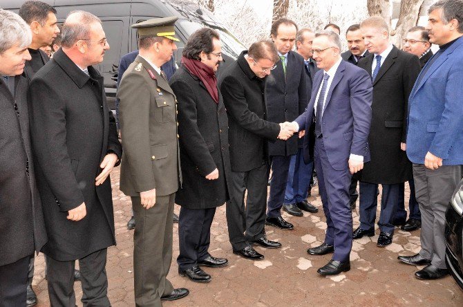 Bakan Ağbal: "Hükümetimizin Rejimle İlgili Bir Sorunu Yok"