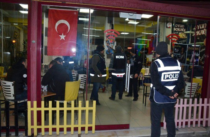 Balıkesir’de Aranan 22 Şahıs Gözaltına Alındı