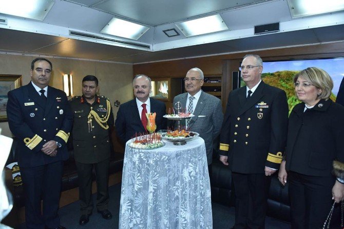 Unıfıl’ın Liberal Fırkateyni Mersin Limanı’na Demirledi