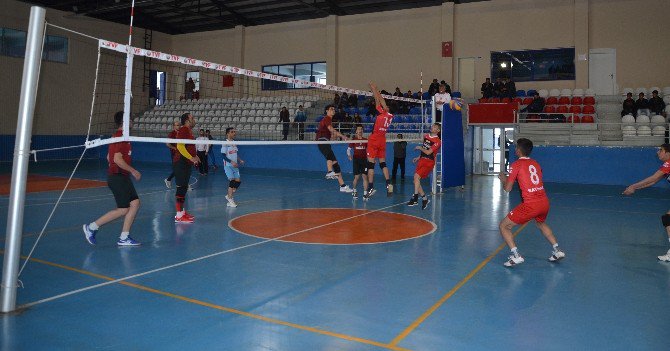 Bitlis Voleybolda Batman’ı 3-0 Yendi