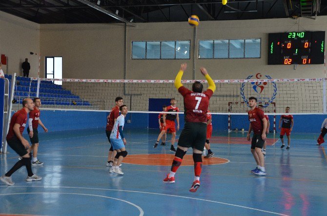 Bitlis Voleybolda Batman’ı 3-0 Yendi