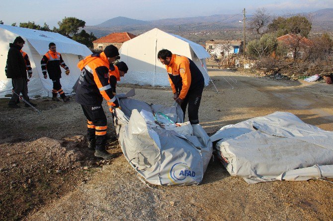 Afad, Depremzedelerin Yaralarını Sardı