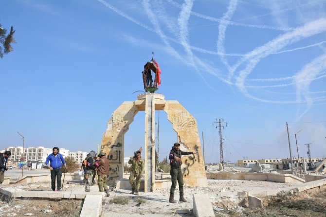 Türk Askerleri Ve Öso, El Bab’ın Merkezindeki Bazı Mahallelere Girdi