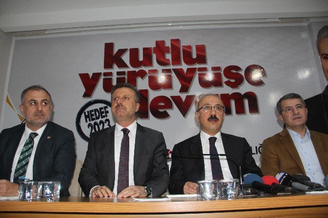 Kalkınma Bakanı Lütfi Elvan: "Anayasa Değişikliği İle Milleti Siyasetin Merkezine Oturtuyoruz"