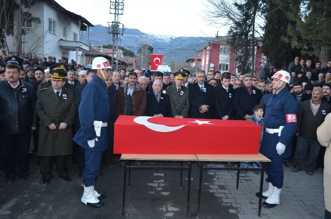 Kıbrıs’ta Şehit Düşen Astsubay Çorum’da Toprağa Verildi