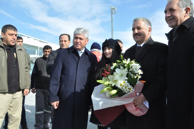 Bakan Ahmet Arslan: "Çanakkale Köprüsü Prestij Projelerden Biri"