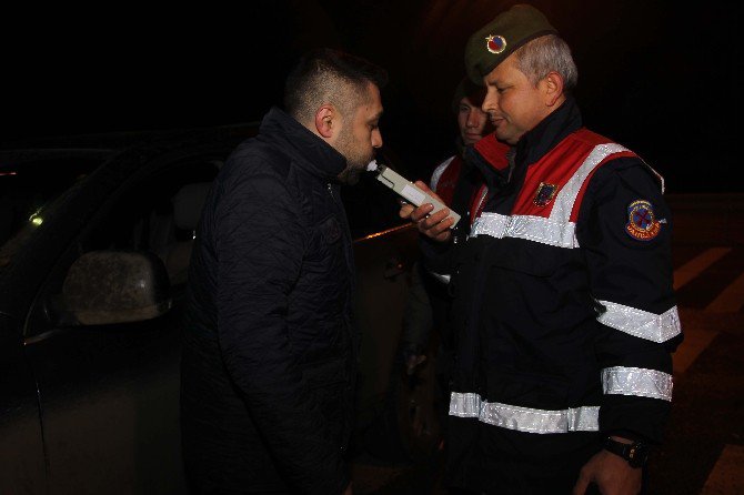 Polis Ve Jandarmadan Gişelerde Uygulama