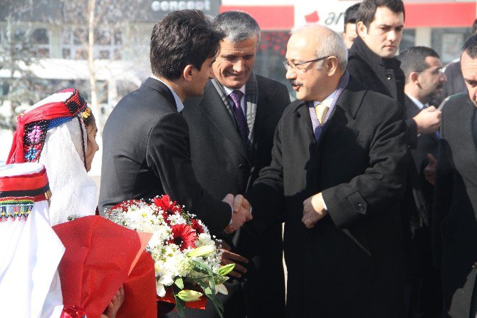 Bakan Arslan Ve Elvan, Ardahan’da Cazibe Merkezleri Tanıtım Toplantısına Katıldı