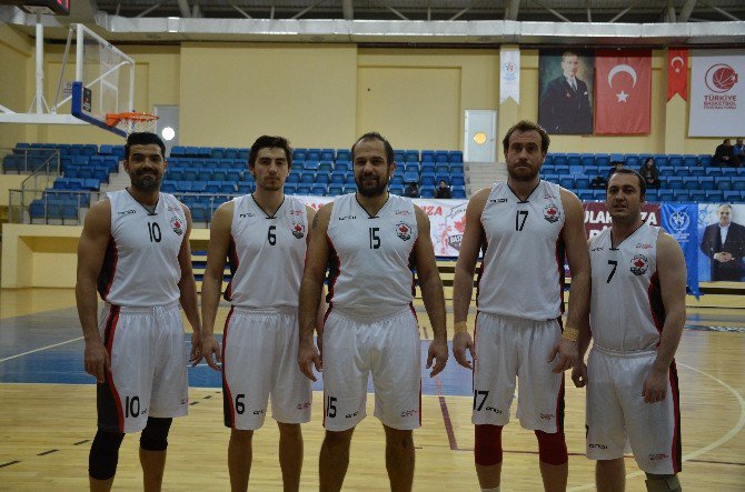 Bilecik Belediyesi Basketbol Kulübü’nde Kan Kaybı Sürüyor